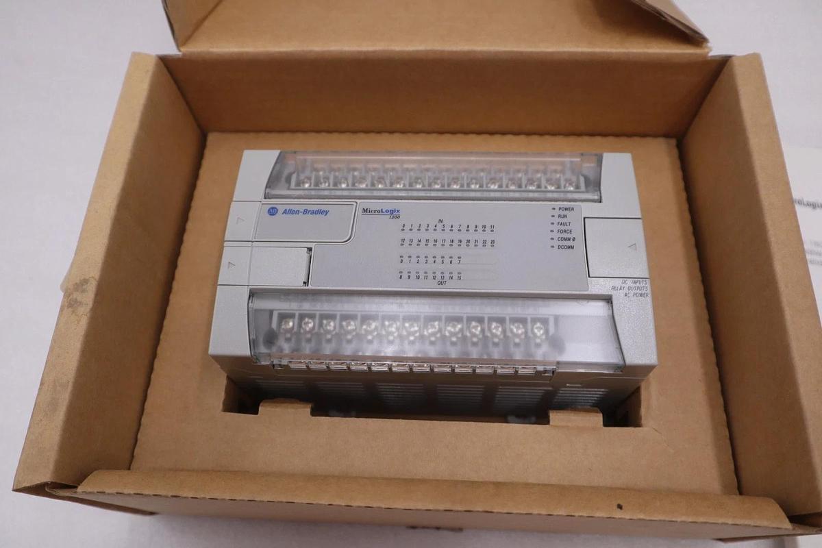 Used Allen-Bradley 1762-L40BWA /C MicroLogix 1200 40 Point Controller - NEW - GF972