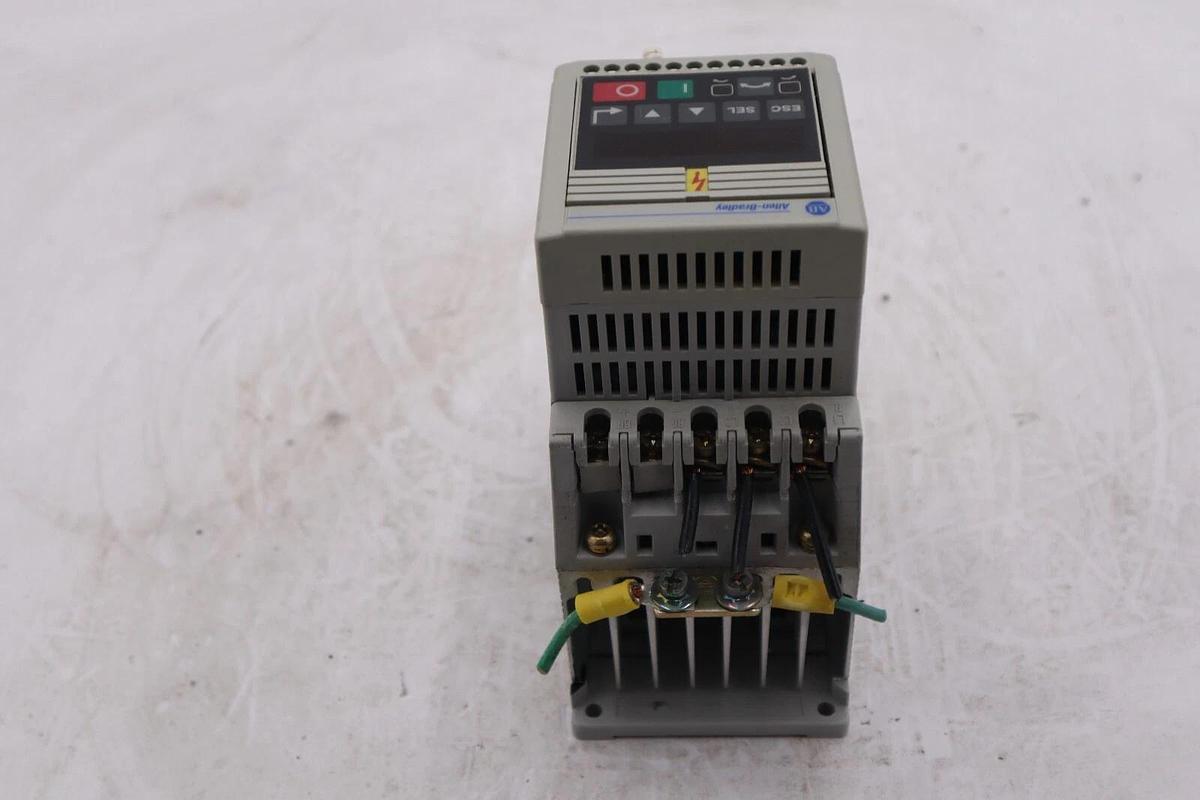 Used Used Allen-Bradley Variable Speed Controller IP20 160-ba03nps1p1 L-145