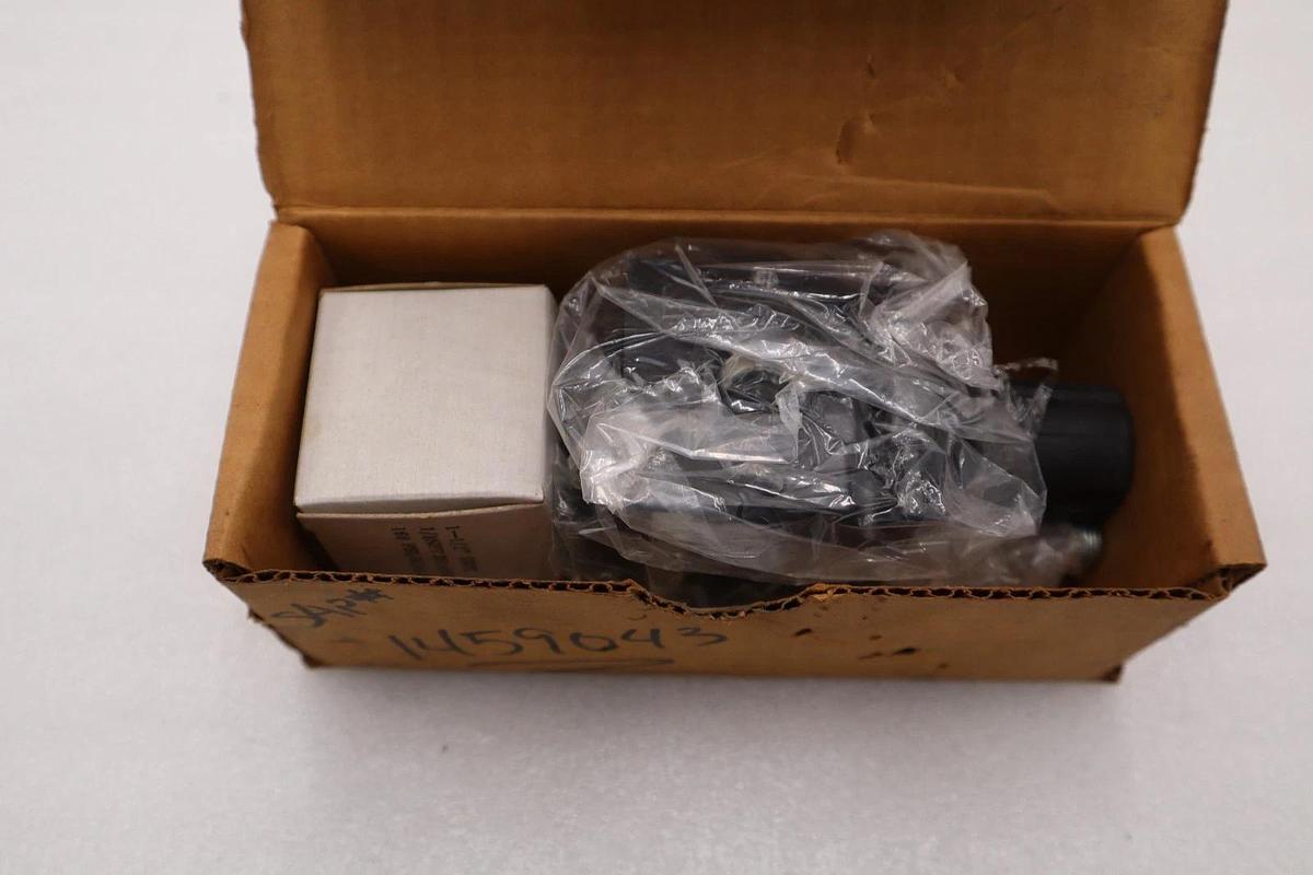 NEW PARKER R75-03CG PNEUMATIC REGULATOR 0-125 PSIG 3/8 INCH STOCK H909A
