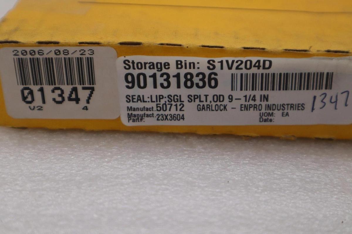Used NEW GARLOCK KLOZURE 25003-3604 SEAL LIP 9-1/4IN STOCK 5646A