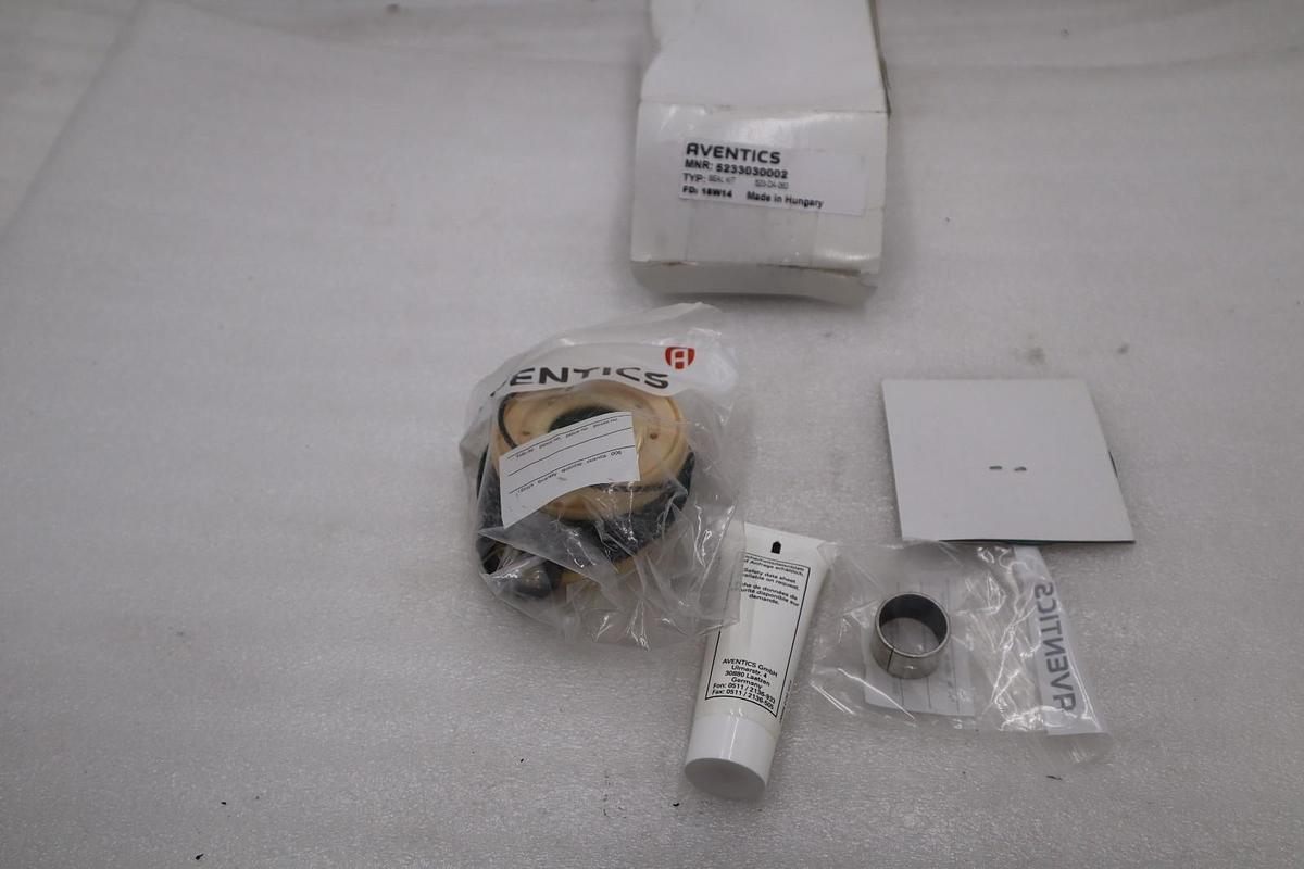 Used BOSCH AVENTICS 5233030002 SEAL KIT 523-DA-063 STOCK H1146A