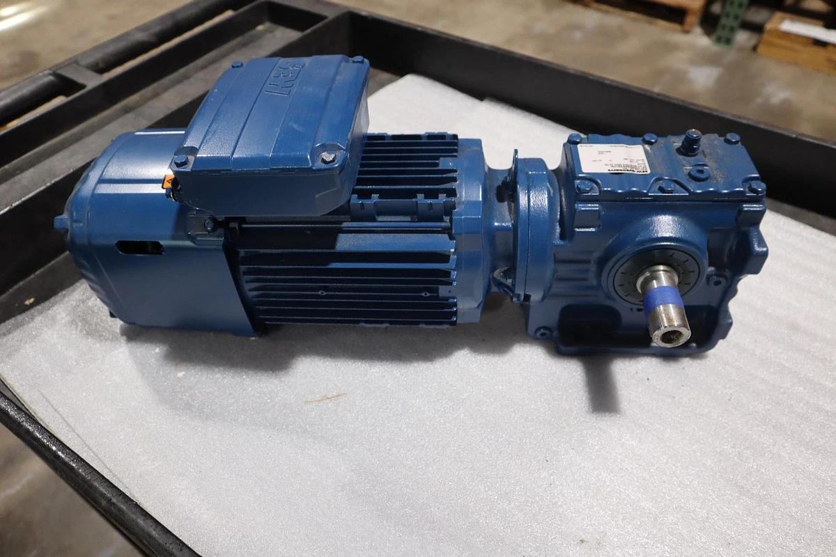 Used NEW Sew Eurodrive S47 DRN80M4/BE1HR Helical Worm Gearmotor STOCK HP146