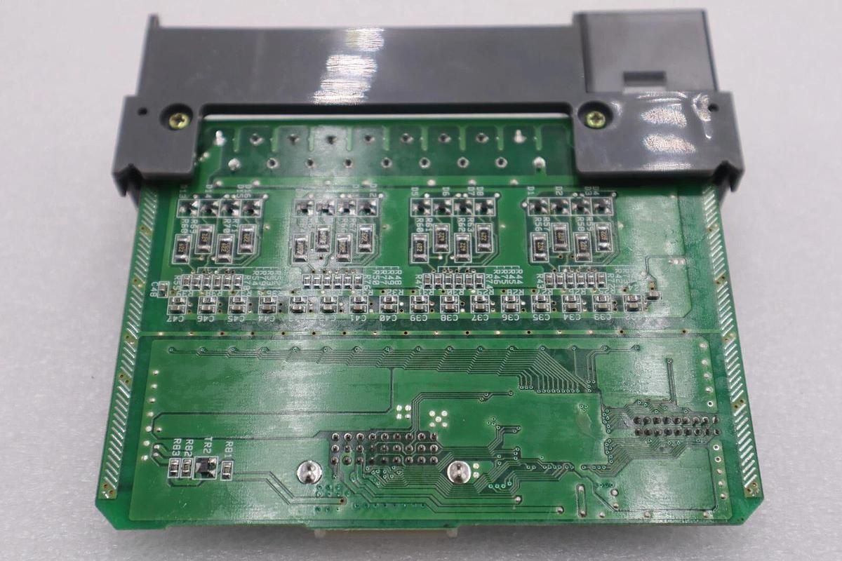 Used Allen-Bradley SLC500 1746-0B16E Output Module SER B Output Voltage 10-30 #K-984A