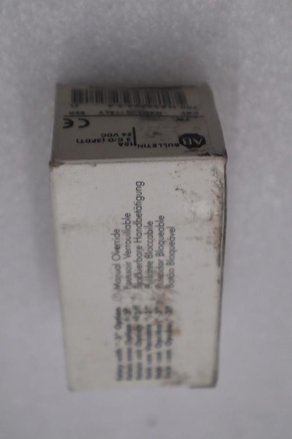 LOT OF 2 - NEW Allen Bradley 700-HA33Z24-3-4 Series D STOCK H329A