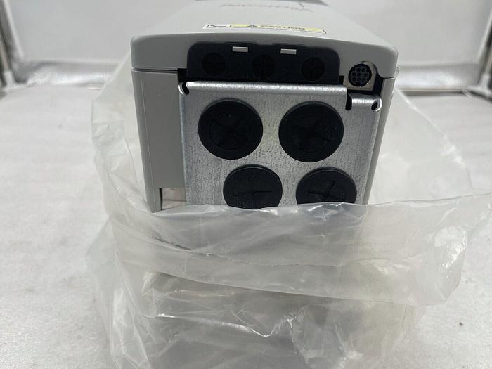 NEW 20BD2P1A0AYNAND0-B Allen-Bradley 2.1A 460V 1HP Powerflex 700 STOCK 3909