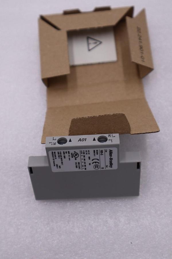 LOT OF 2 - Allen Bradley 100-SA01 Auxiliary Contact Side Mount STOCK H860A