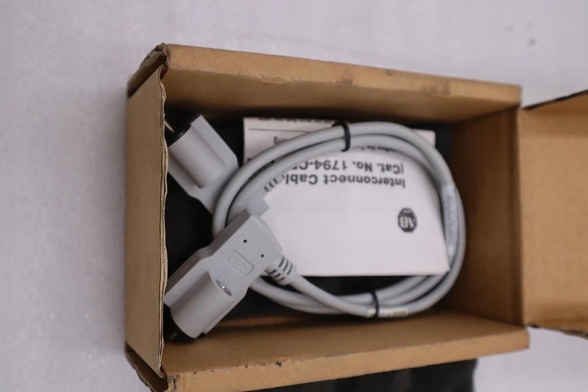 NEW OPEN BOX AB Allen-Bradley 1794-CE3 Flex 3FT Extender Cable 1794CE3 K-768CC