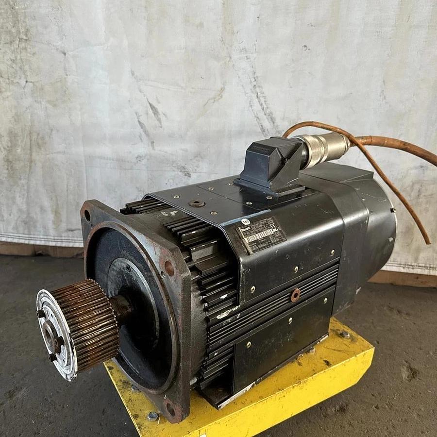 Used Rexroth R911309450 Used Servo 3ph Induction Motor MAD130B-0100-SA-S0-BQ0-35-N1