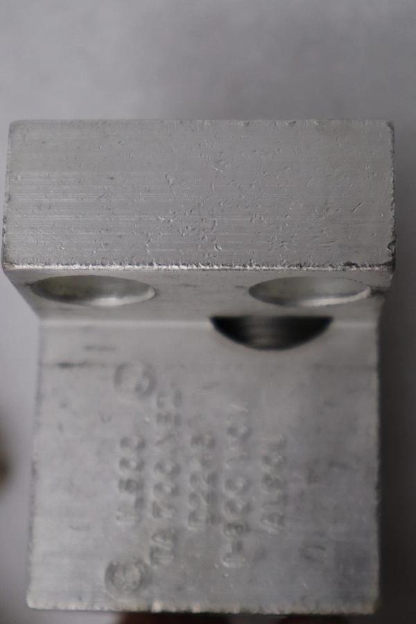 NEW OPEN BOX CUTLER HAMMER TA700NB1 LUG KIT STOCK H1001A