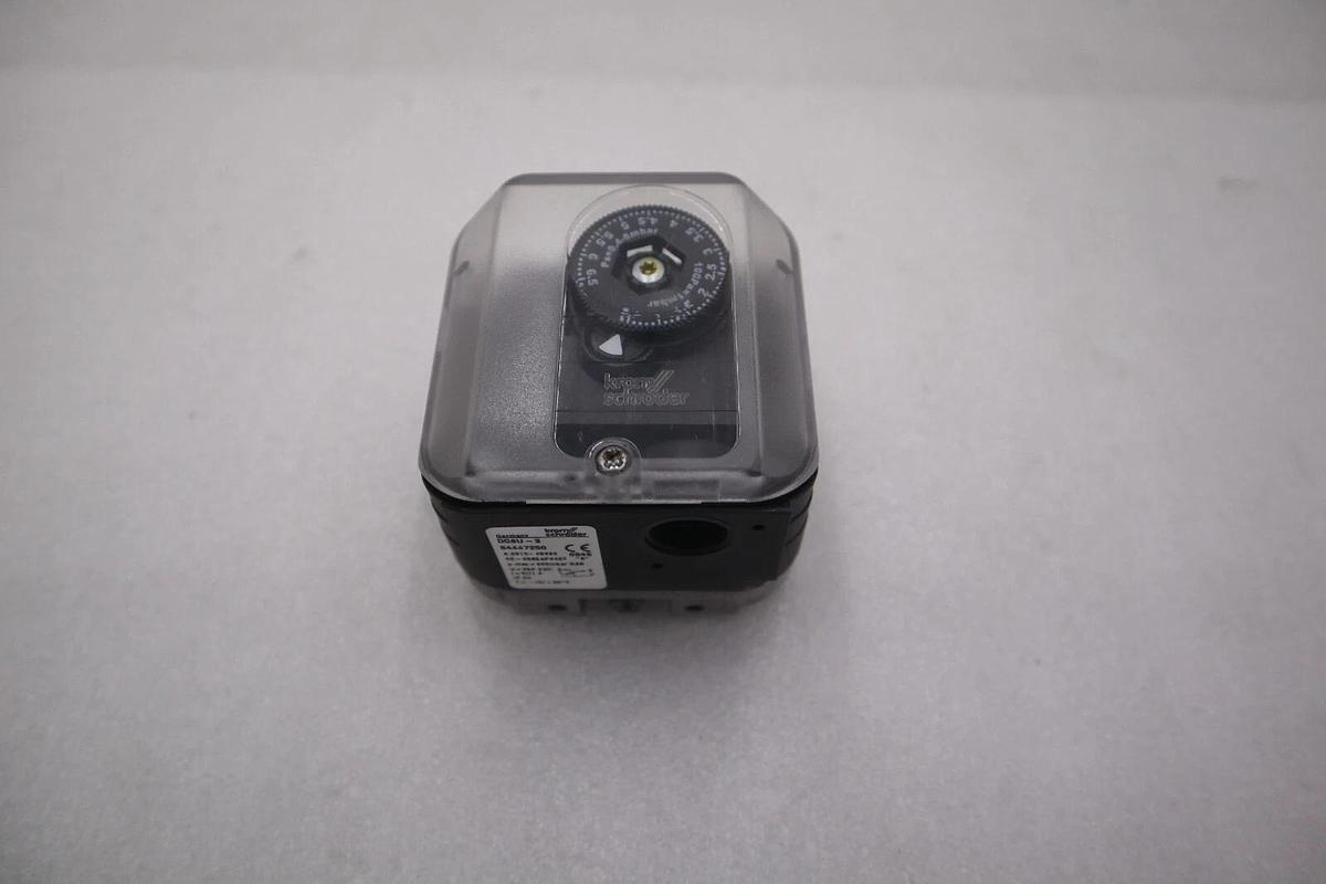 NEW OPEN BOX KROMSCHRODER Gas Pressure switch DG6U-3 STOCK K-3464