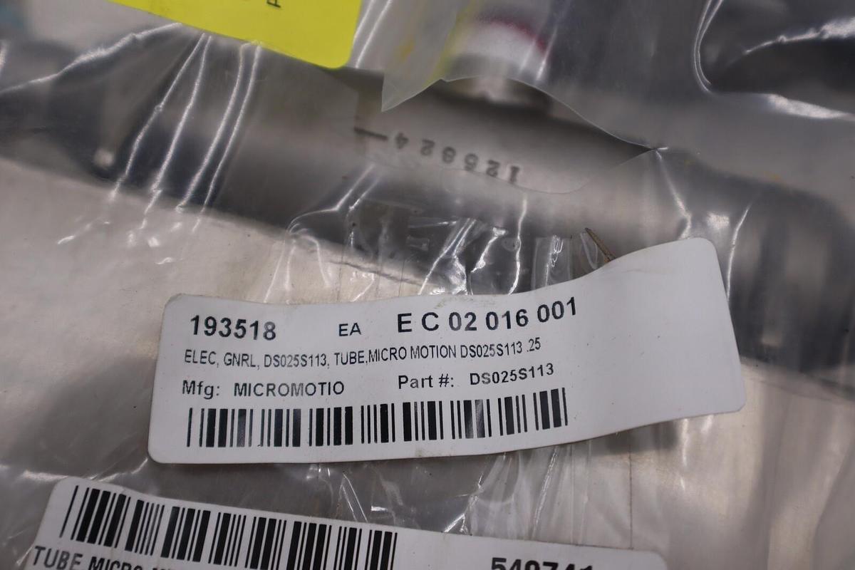 Used EMERSON DS025S113 / DS025S113 MICRO MOTION FLOW SENSOR NEW STOCK G236A