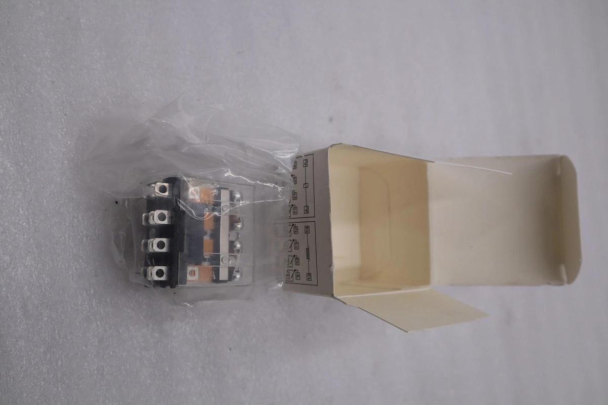 LOT OF 4 NEW OPEN BOX AB Allen Bradley 700 Type H Control Relay STK H743A