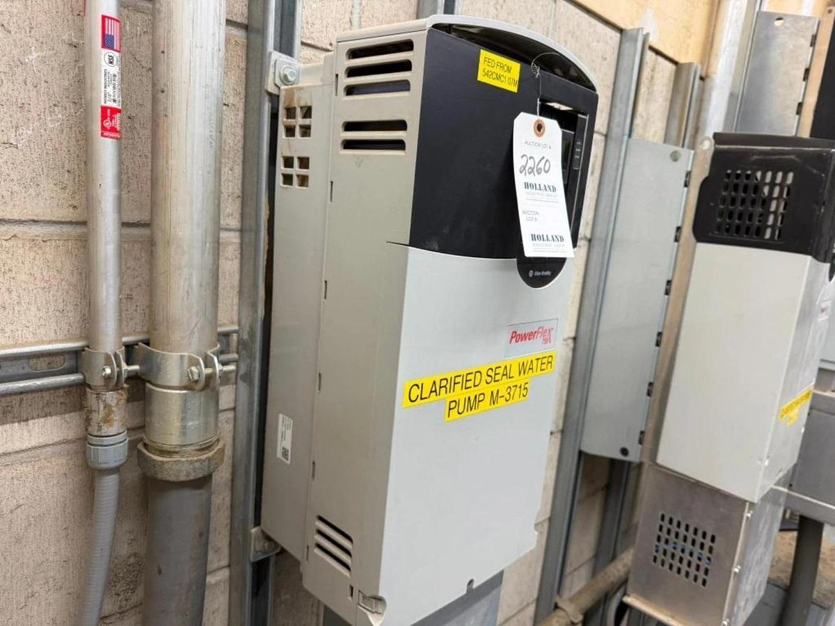 Used 50 HP ALLEN BRADLEY POWERFLEX 755 DRIVE CAT. 20G11NE052AA0NNNNN 600V