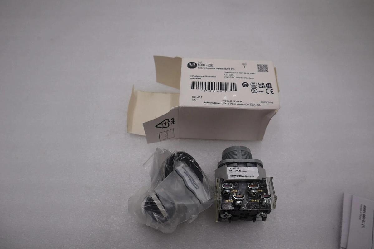 NEW OPEN BOX ALLEN BRADLEY AB 800T-J2B SER. T 30mm SELECTOR SWITCH STK G628A