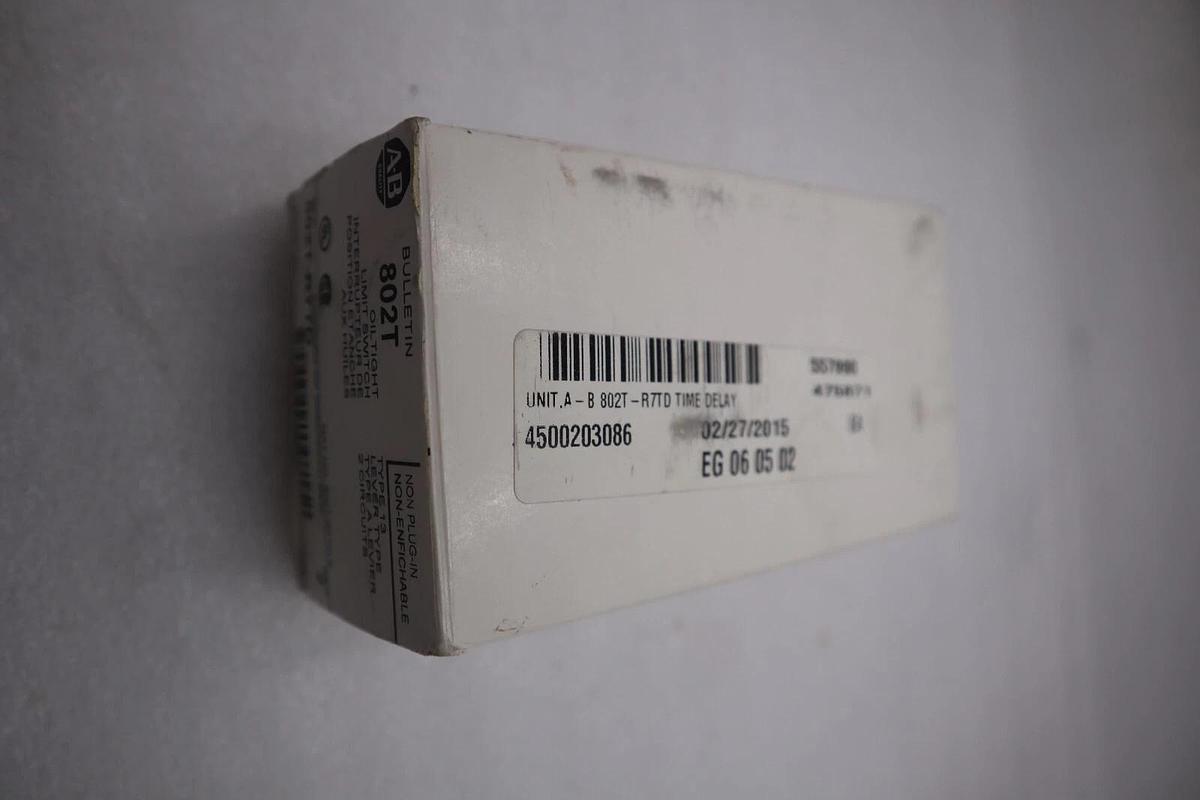 Used ALLEN BRADLEY 802T-R7TD SER. 2 120VAC 3A NEW WITH BOX STOCK G616A