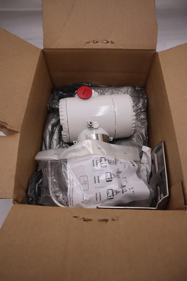 Used ABB INC 3K620000160507 266 GAUGE PRESSURE TRANSMITTER STOCK #G-121A