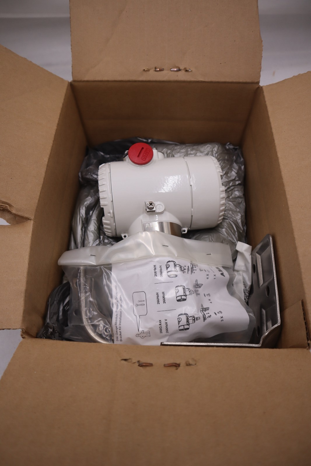 Used ABB INC 3K620000160507 266 GAUGE PRESSURE TRANSMITTER STOCK #G-121A