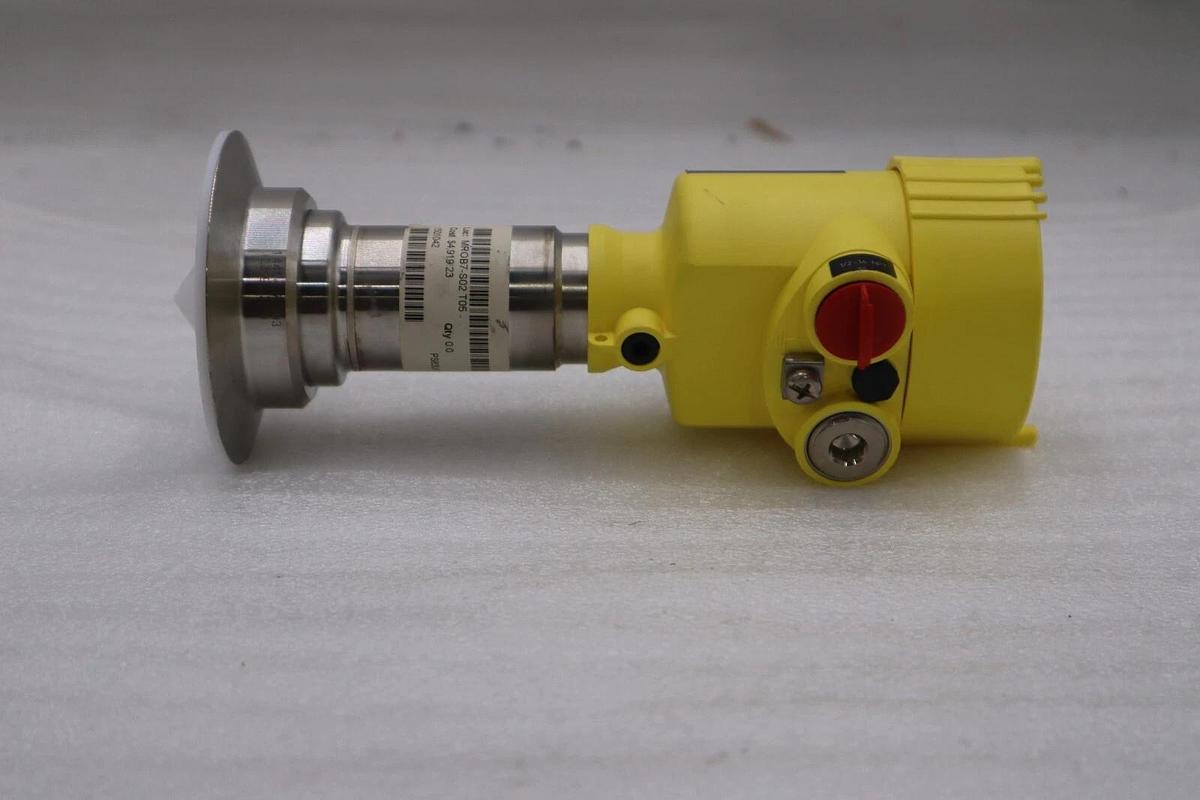 Used NEW Vega VegaPuls 63 Radar Liquid Level Sensor PS63.UFNCBHKNAX STOCK 4832-A
