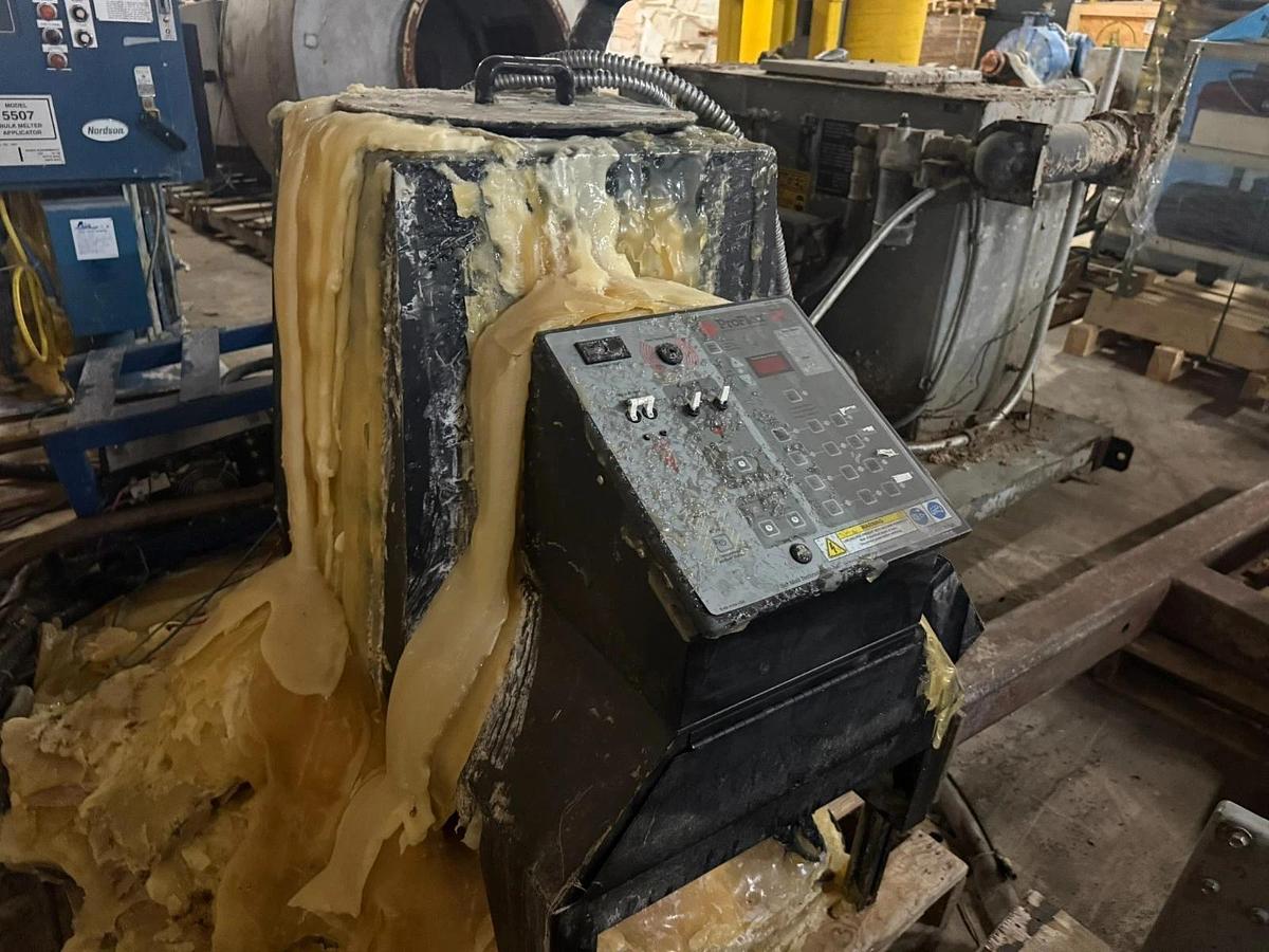 Used NORDSON MODEL 5510 BULK MELTER APPLICATOR SYSTEM