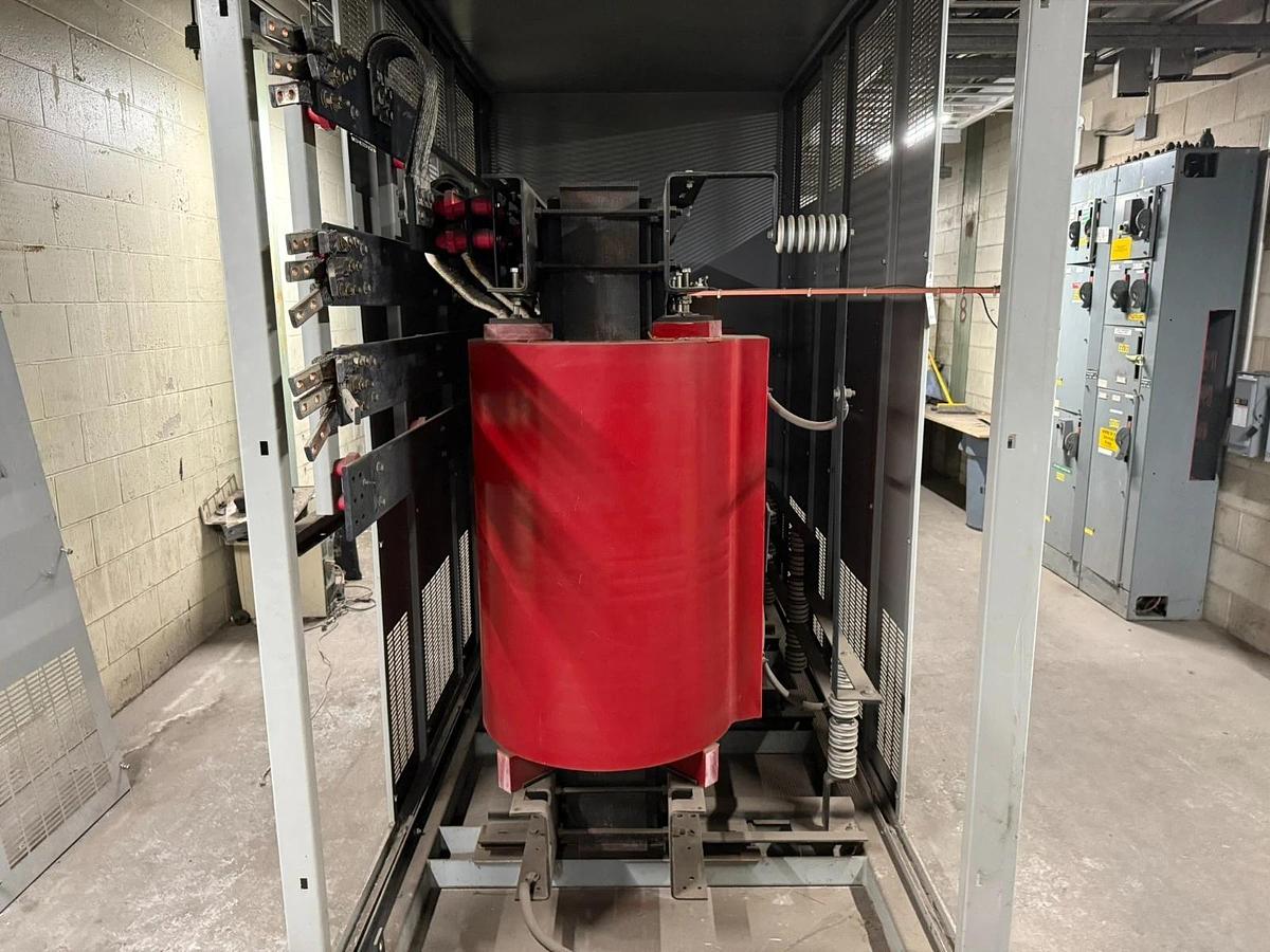 Used ABB CUTLER HAMMER 2500/3333 kVA 13800 Delta to 600Y 3PH Dry Type Transformer