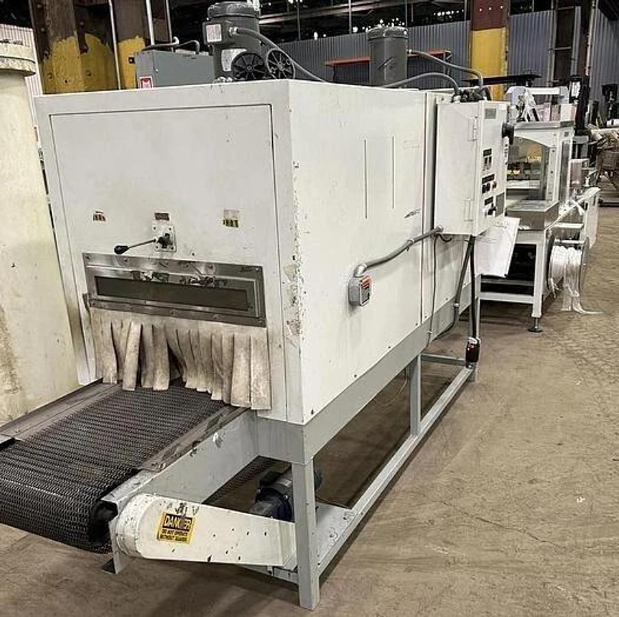 Used TEXWRAP T822-2 HEAT SHRINK TUNNEL OPENING IS 22"W X 8.5"HIGH