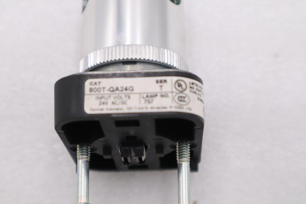 Used ALLEN BRADLEY 800T-QA24G PUSHBUTTON GREEN AB NEW OPEN BOX STK H1242A