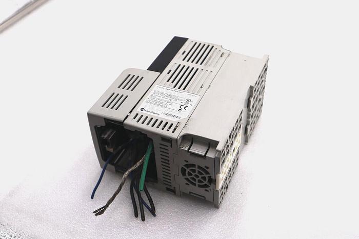 Used ALLEN BRADLEY POWERFLEX40 22BD6P0N104 SER A 3HP 480V STOCK #2094