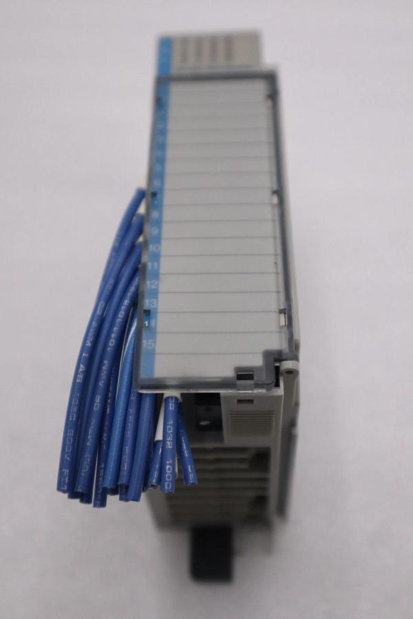Used 1769-IQ16 ALLEN BRADLEY INPUT MODULE SERIES A STOCK K-39-A