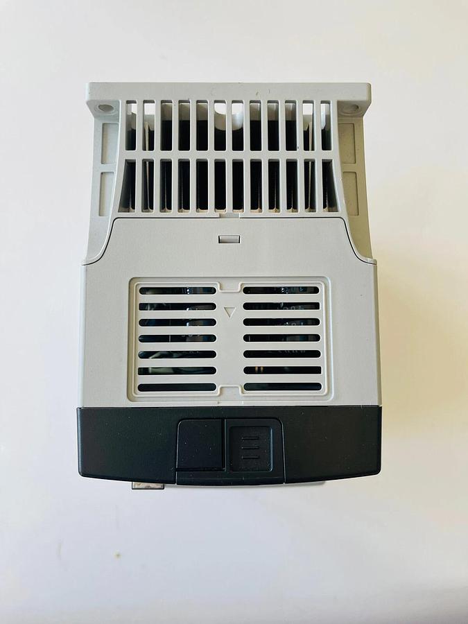 Used Allen Bradley 22D-D2P3N104 POWERFLEX-40 AC DRIVE 1.0HP #K-619