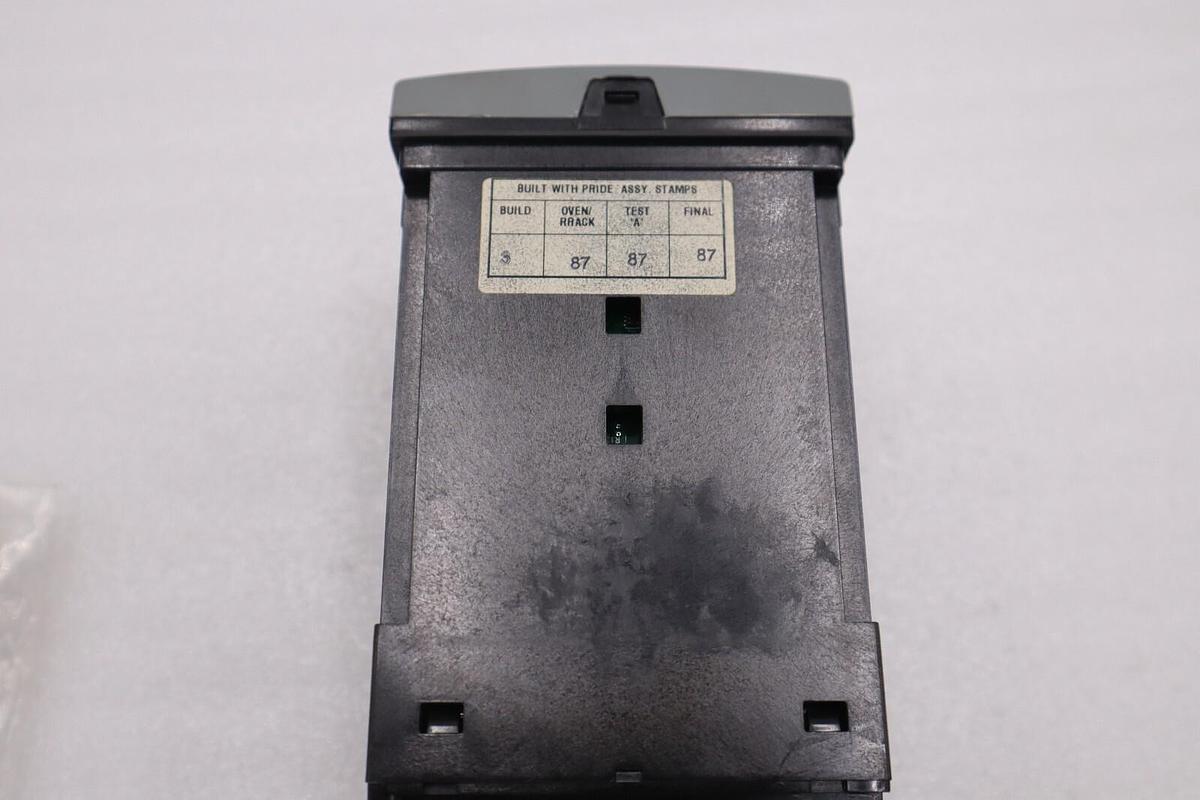 NEW HONEYWELL DC3500-C0-0000-110-00000-E0-0 PROCESS CONTROLLER STOCK 4827-A
