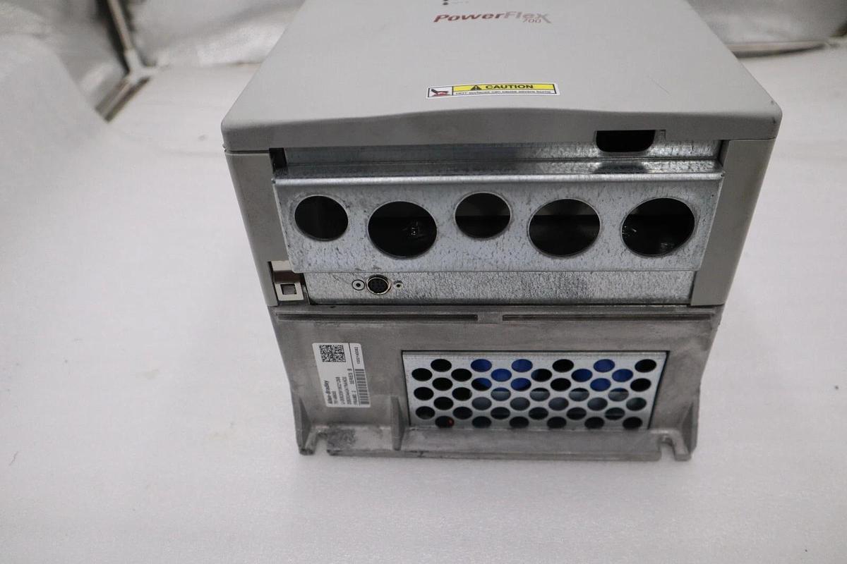 NEW ALLEN BRADLEY 20BD034A0AYNAND0 AC DRIVE POWERFLEX 700 480V 25 HP STOCK 2886A
