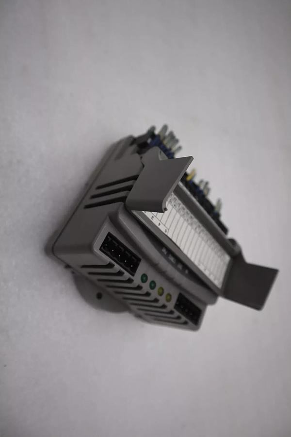 Used Giddings & Lewis M.1300.7372 R1 Input Module 24VDC SINK/SOURCE STOCK K-2927-A