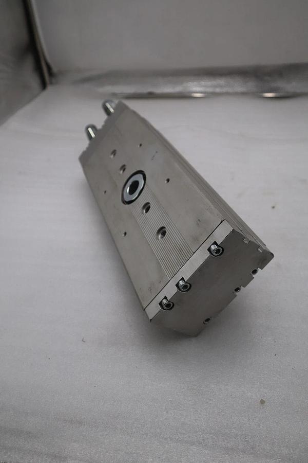 Used NEW Festo DRQD-40-360-YSRJ-A-AR-ZW-E Rotary Drive 197373 AN02 2-10BAR STK 4626