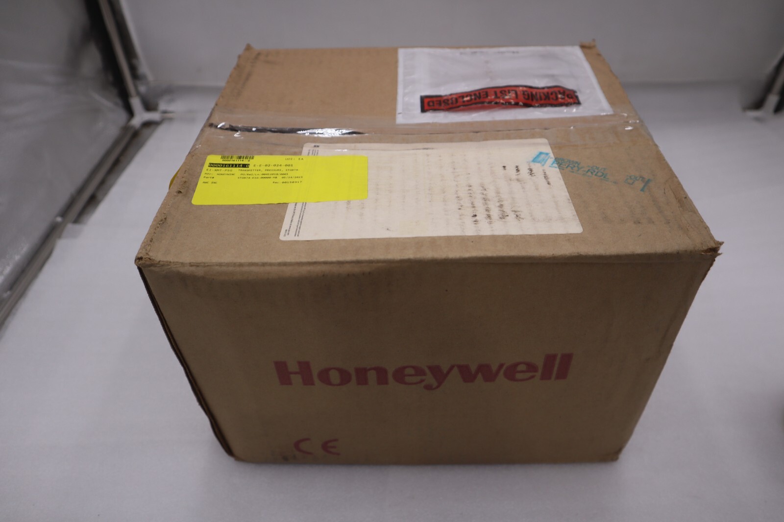 Honeywell STG700 GP Transmitter STG740-E1GS6A-1-A-ADC-11S-A-60A6-00-0000 #G404