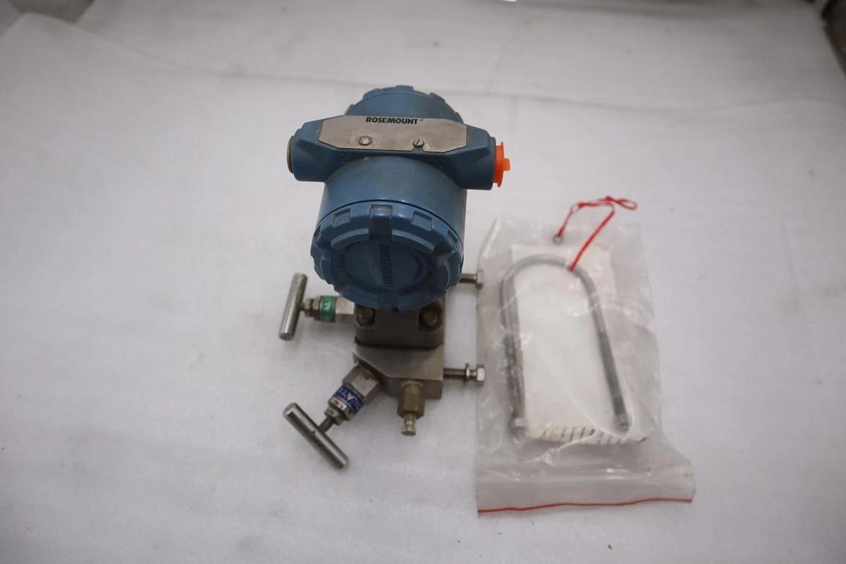 Used FISHER ROSEMOUNT 3051CD2A02A1AS5/03031-0761-0022 PRESSURE TRANSMITTER #GF510
