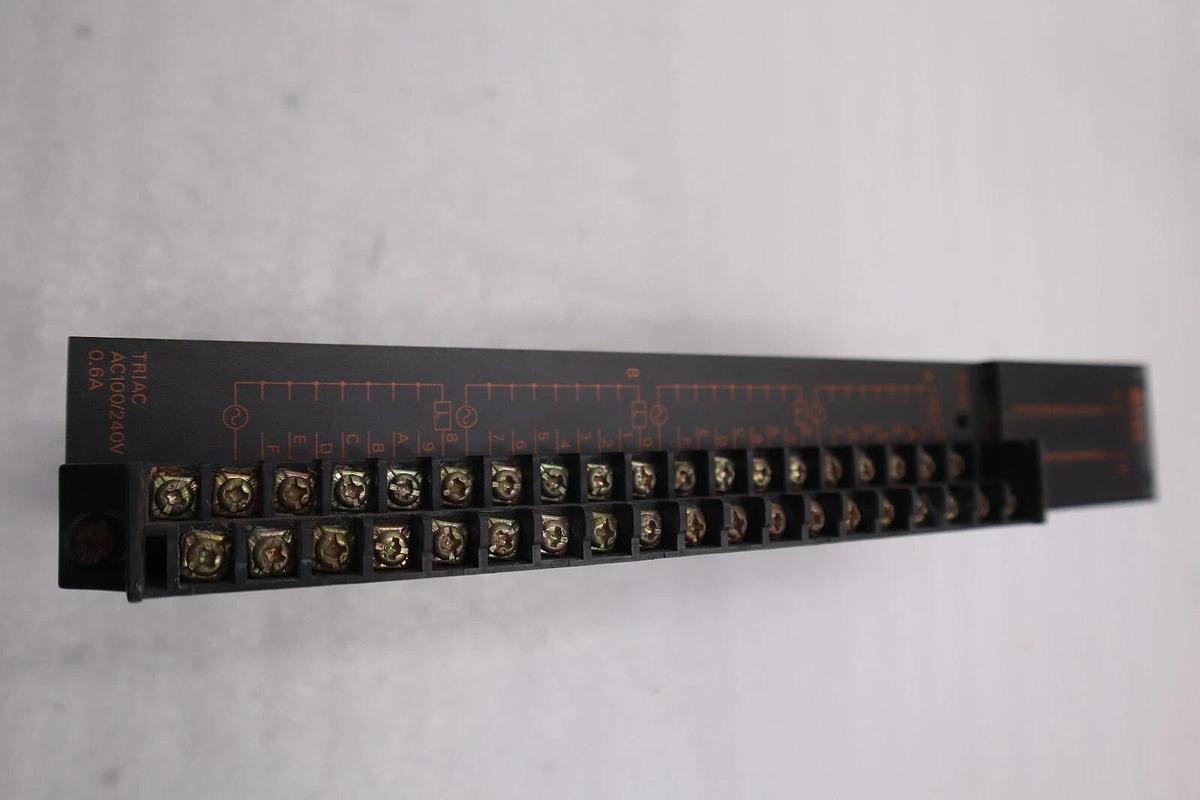 Used Mitsubishi MELSEC AY23/ BD625A946G54 Output Module STOCK 5296