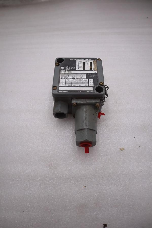 Used NEW OPEN BOX AB Allen Bradley 836T-T303J Pressure Switch STK K1209A