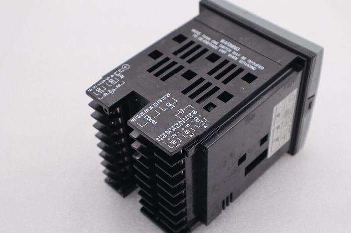 NEW HONEYWELL DC3200-AA-000R-140-00000-E0-0 UDC3200 CONTROLLER STOCK 2200