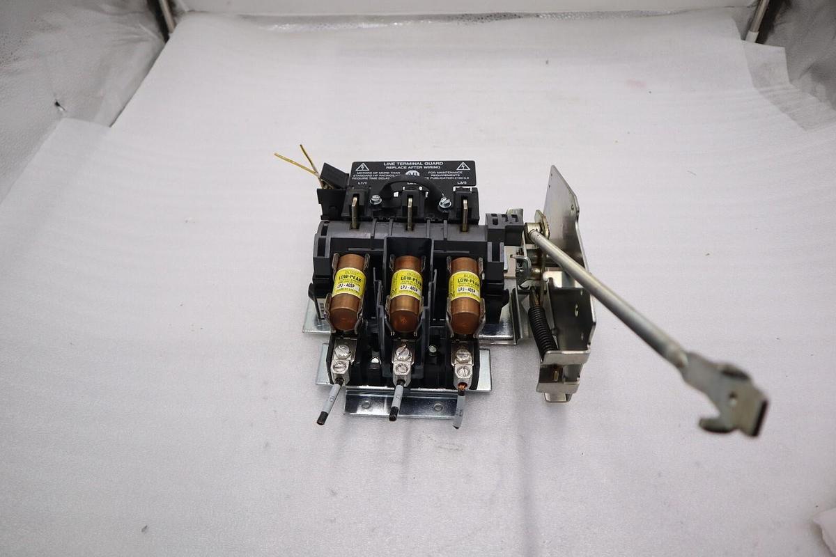 Used ALLEN BRADLEY 1494V-DS400 /1494V-FS60 DISCONNECT SWITCH / A 400A 600V STOCK 5305
