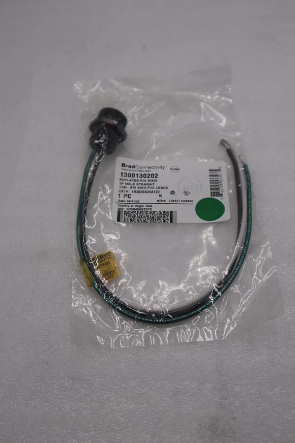 NEW LOT OF 2 BRAD CONNECTIVITY 3P MALE STRAIGHT 1300130202 STOCK G511A