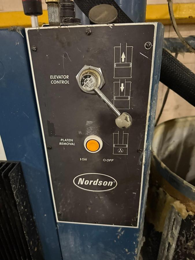 Used NORDSON MODEL 5507 BULK MELTER APPLICATOR SYSTEM
