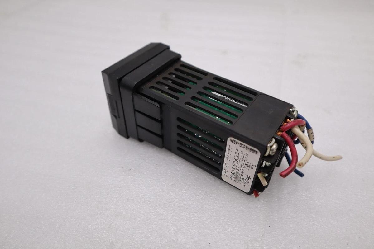 Used Watlow 965 Series 965A-3CD0-0000 Temperature Controller STOCK H1440A