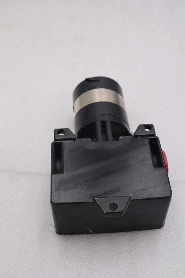 Used Ashcroft D424V XFS Pressure Switch 2000 PSI STOCK L-794