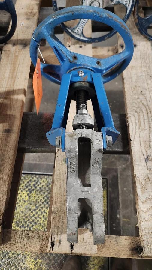 Used DeZURIK 9213388 Manual Gate Valve Size 2 304 Stainless Stock PF202