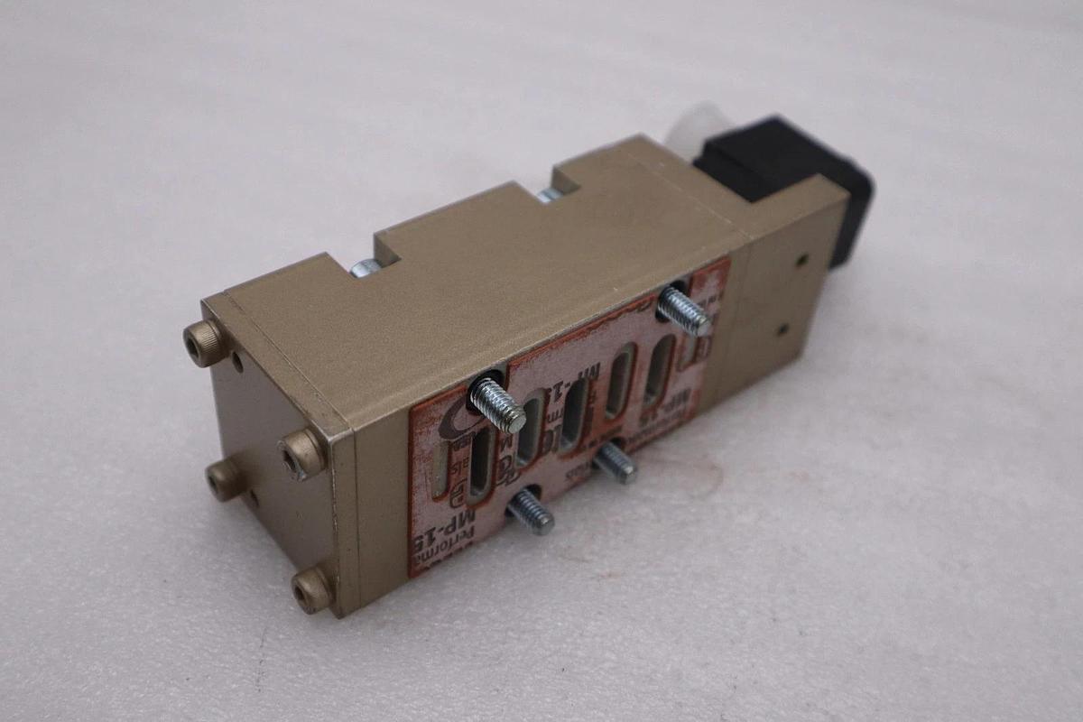 Used ROSS CONTROLS D2176F3929 / D2176F3929W PNEUMATIC VALVE STOCK H1696