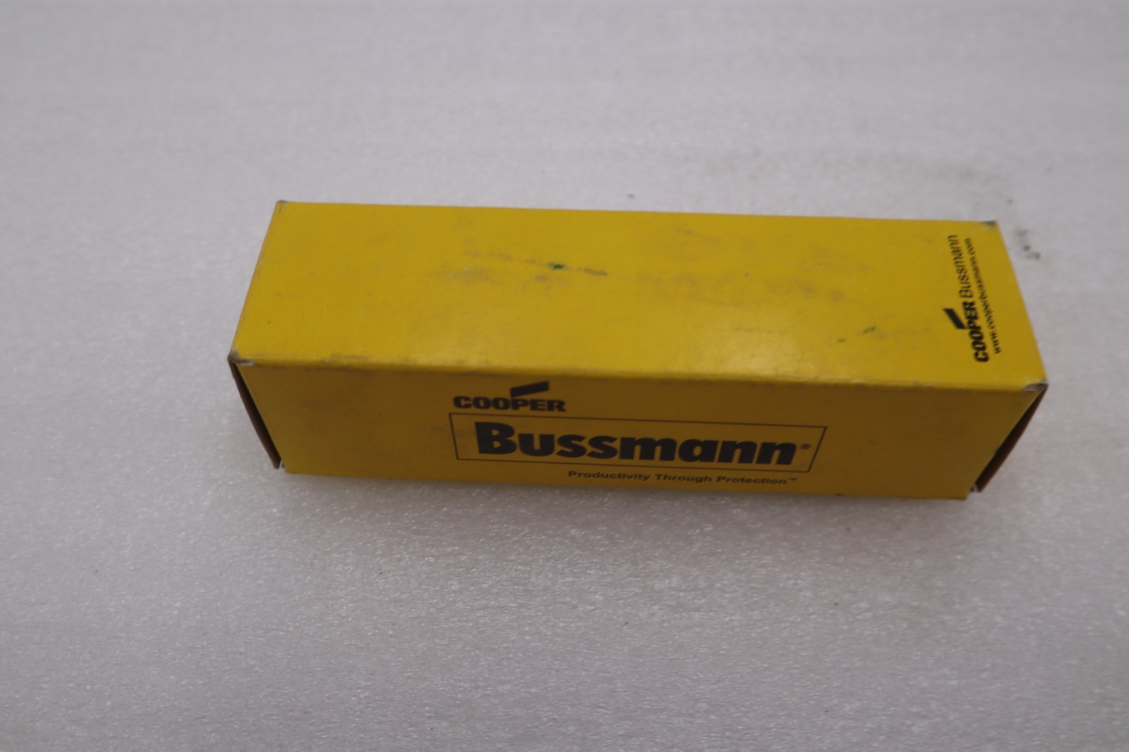 LOT OF 3 --NEW  LPJ-200SP 1PC Class J Fuse  600V 200A STOCK K325A