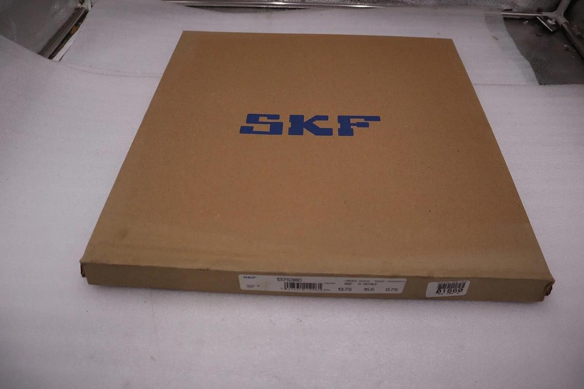 CR Seals (SKF) 1375380 Nitrile Oil Seal NEW IN BOX (FOUR AVAILABLE) STOCK 2242B