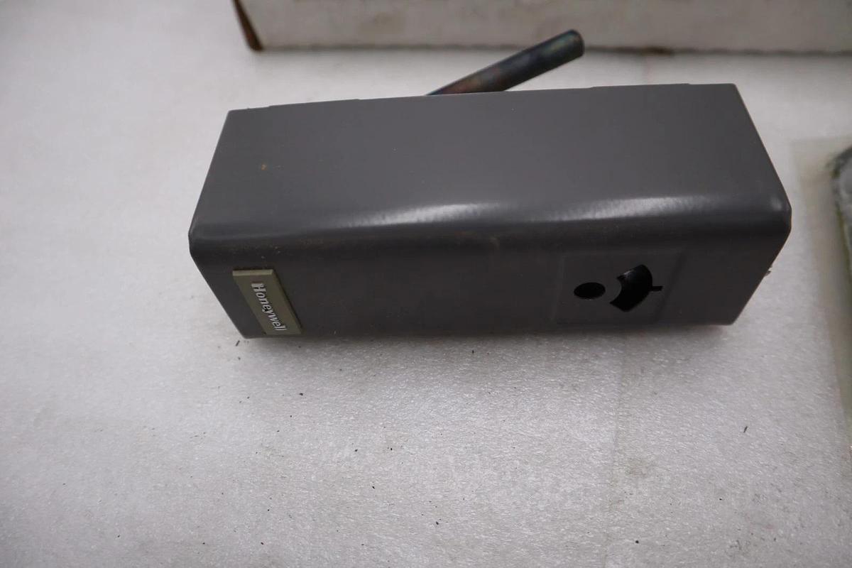 Honeywell Home L4006A1959 Grey 40-180F Aquastat Controller STOCK GF171A 85267048682