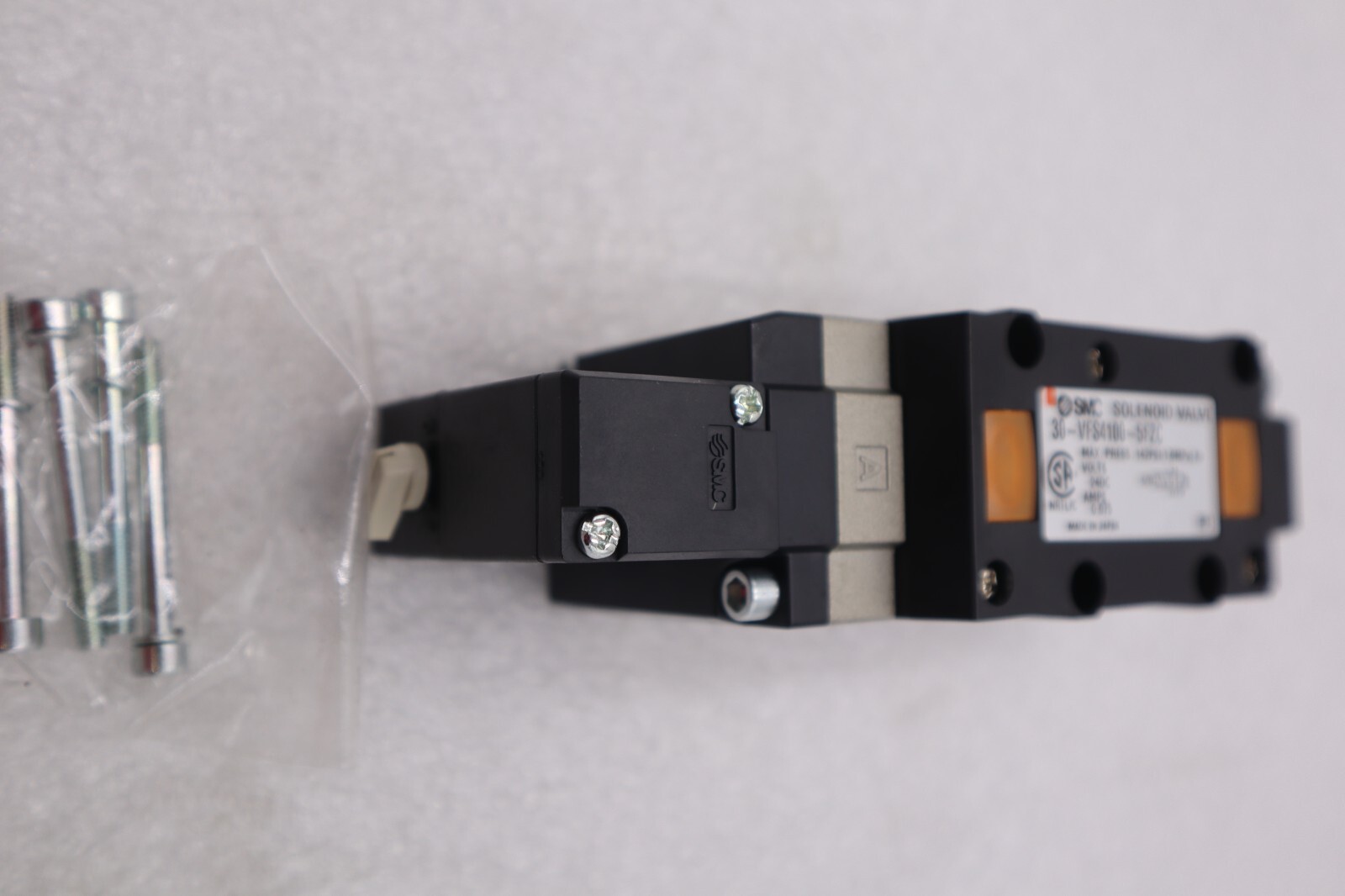 Used SMC 30-VFS4100-5FZC / 30VFS41005FZC NEW OPEN BOX 19 AVAILABLE STOCK 1767-A