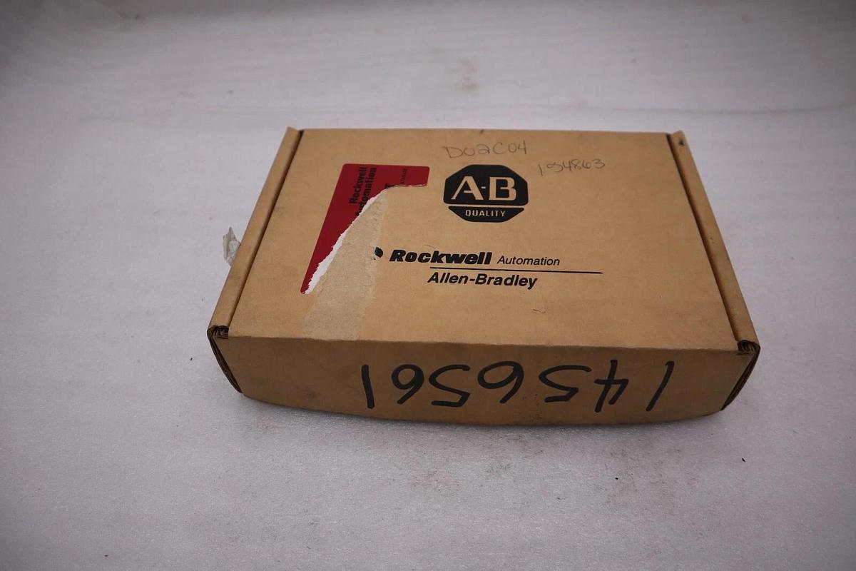 Used NEW Allen Bradley 1746-OA16 /D SLC 500 16-Channel 120/240VAC Output Module #H454